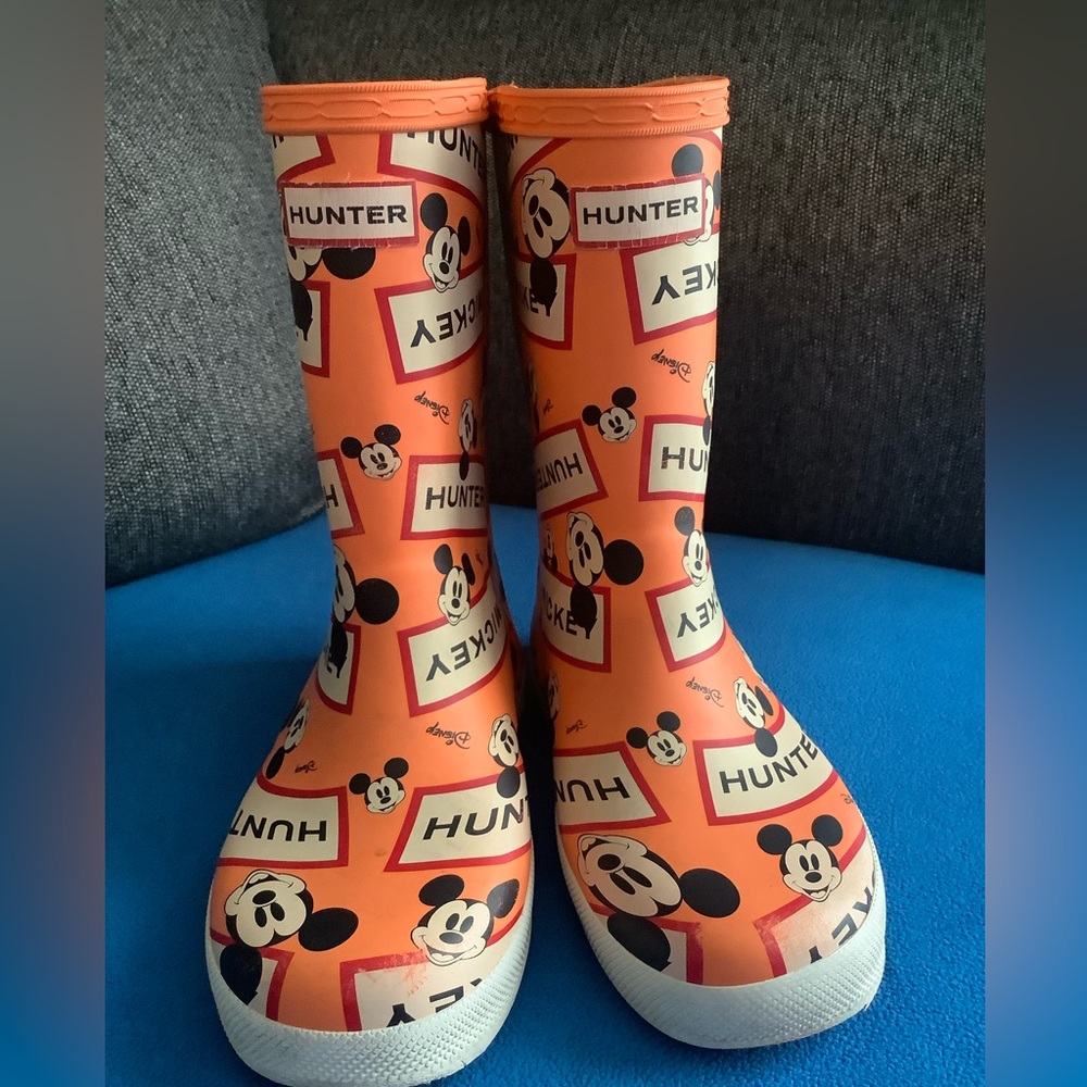 Hunter Disney Mickey rain boots Size UK 11, US 12 EUC Washed and deodorized - Picture 3 of 8